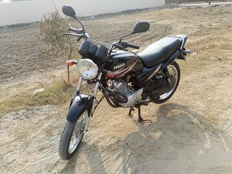 YAMAHA YB 125Z (2018) MODEL | YAMAHA IN BIKES  | YB-125Z 5