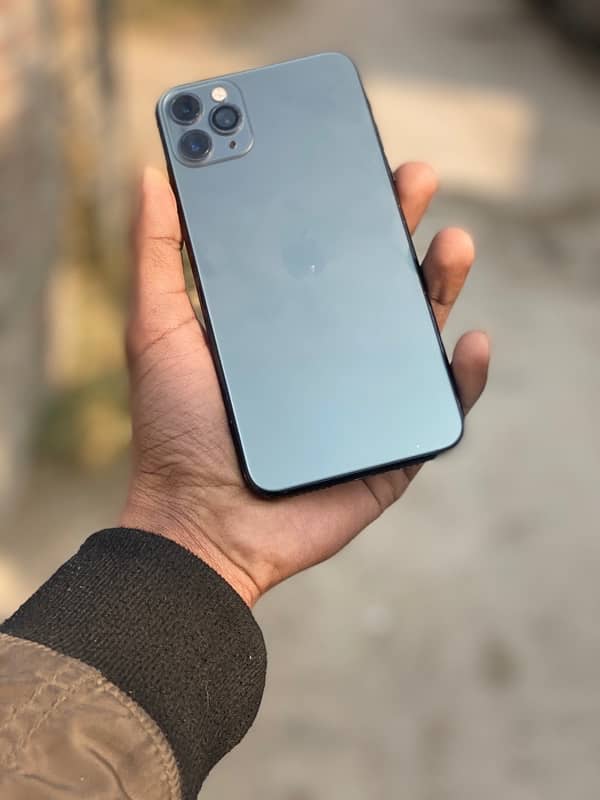 iPhone 11 Pro Max 0