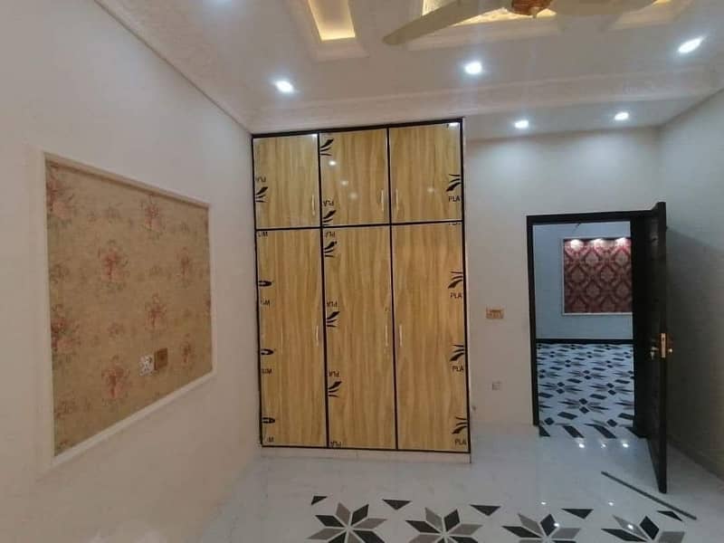 Get Your Hands On Prime Location House In Lahore Best Area 8