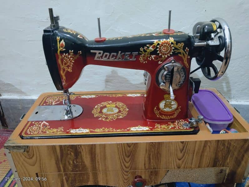 sewing machine 4