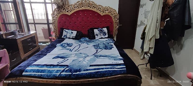 Bed Set with side tables & dressing for sale 10