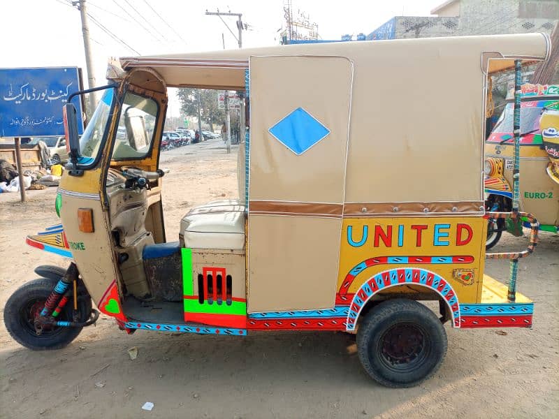 United Rickshaw model 19 (0.3. 0.7. 6.5. 6.8. 5.1. 0) 2