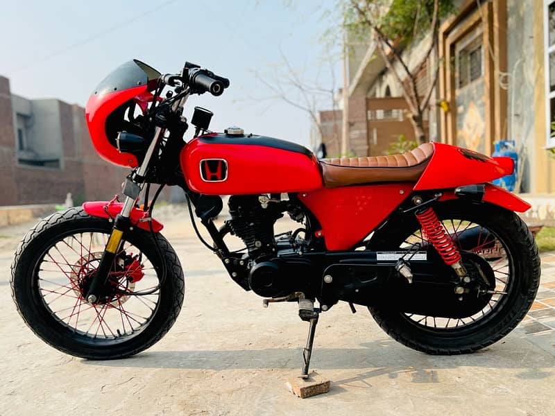 Honda Deluxe 125 Cafe Racer (Red Dragon) 2