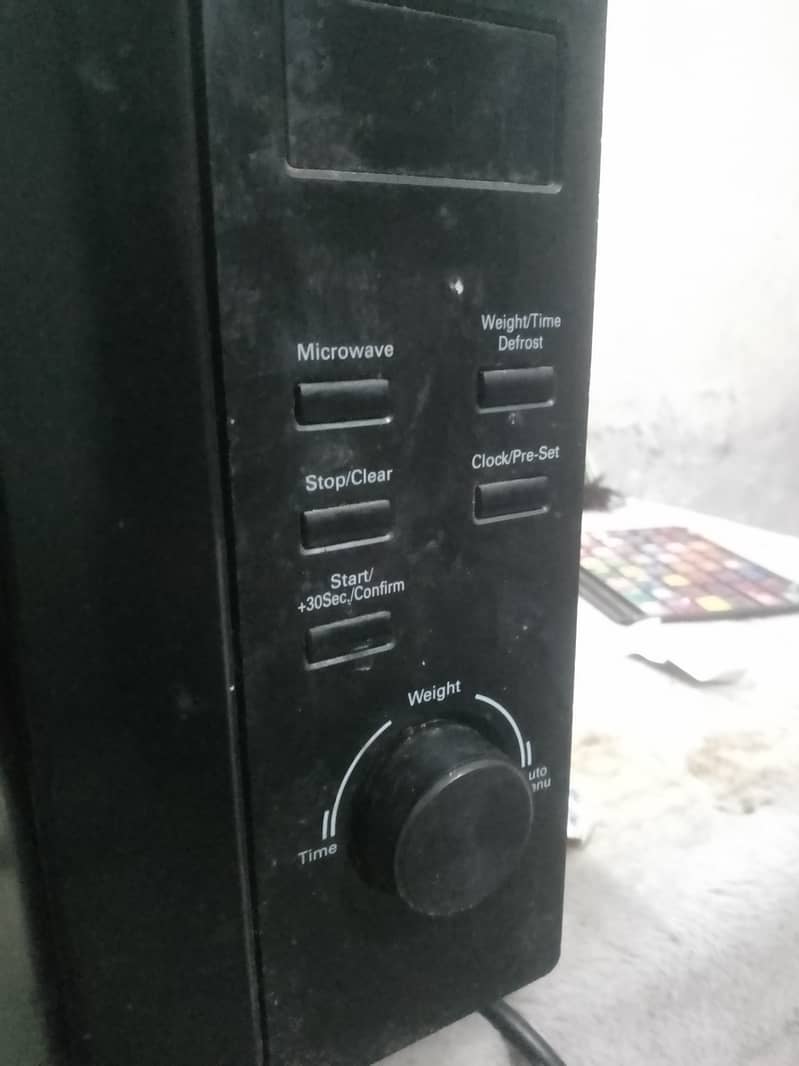 Urgent sale Microwave oven 2