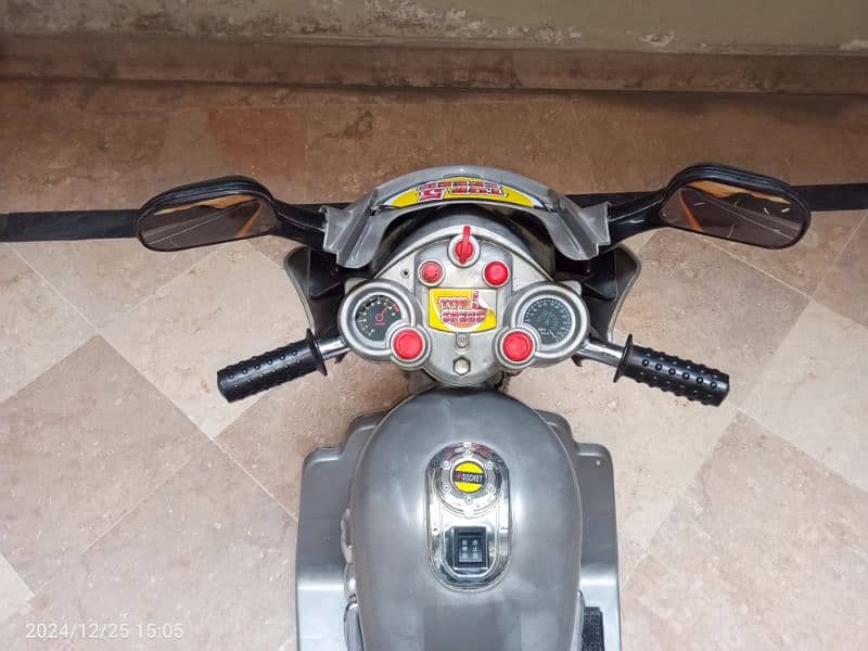 Kid bike 3 wheel very good condition. . 3