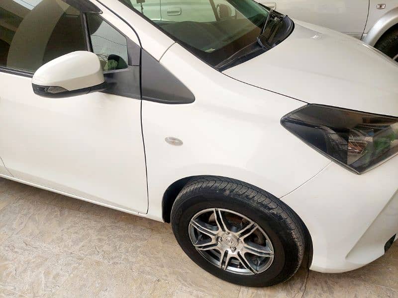 Toyota Vitz 2015 1