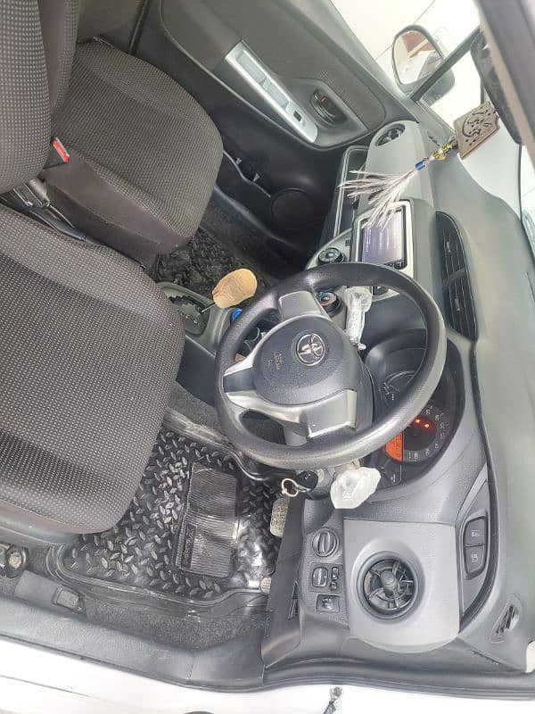 Toyota Vitz 2015 9