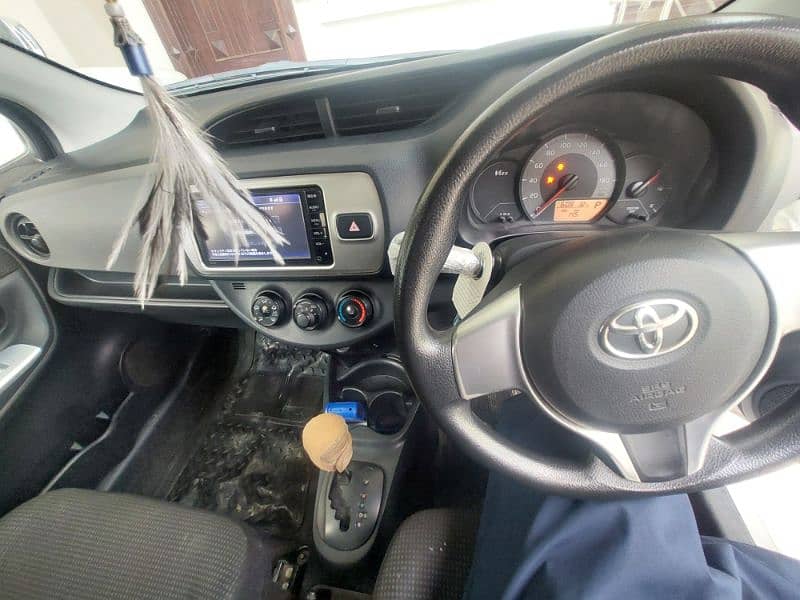 Toyota Vitz 2015 11