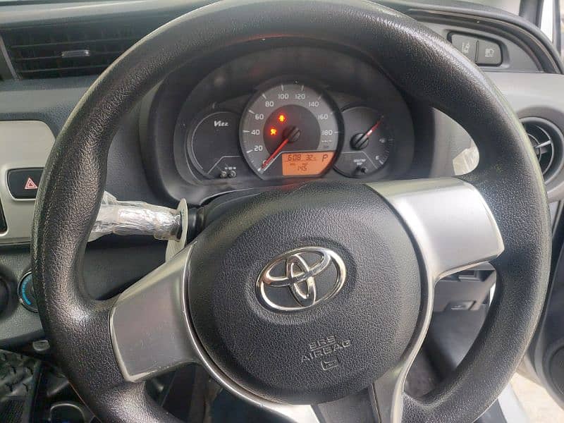 Toyota Vitz 2015 12