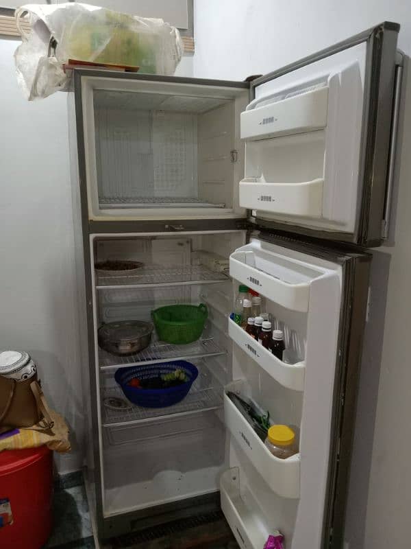 Dawlance fridge urgent  for sale 5