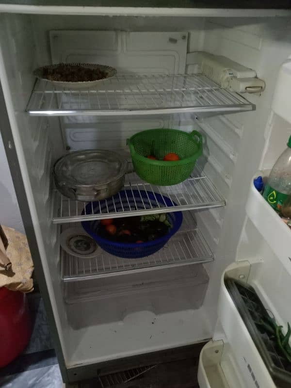 Dawlance fridge urgent  for sale 7