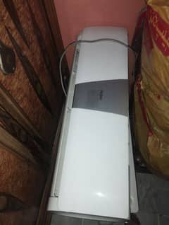 Haier 1 ton 10/10 condition. read full add