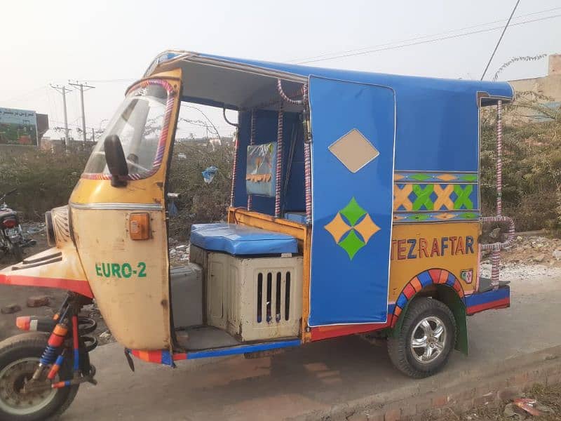 tez raftaar 4 stroke CNG rickshaw 3