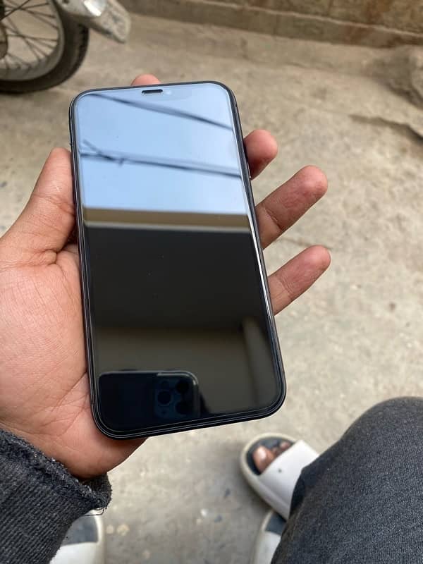 iPhone 11 nonpta jv 4months sim time 64gb battery health 84 waterpack 4