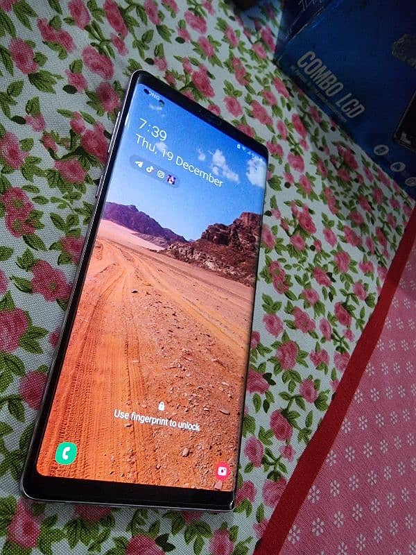 samsung note 9 8gb 512gb  side sa minor sa crack hain 0