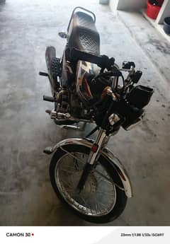 Honda 125cc black color bilkul ok ha jiss NY leni ha wohi Rabta kry