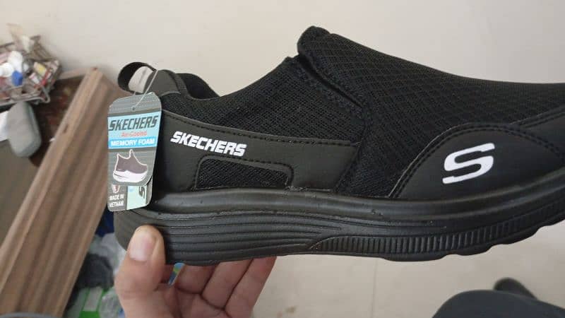 Skechers on discounted rate 1