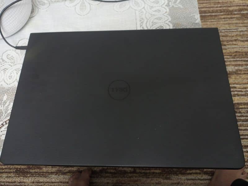 Dell Inspiron 15 3567.  i5 7th gen 1