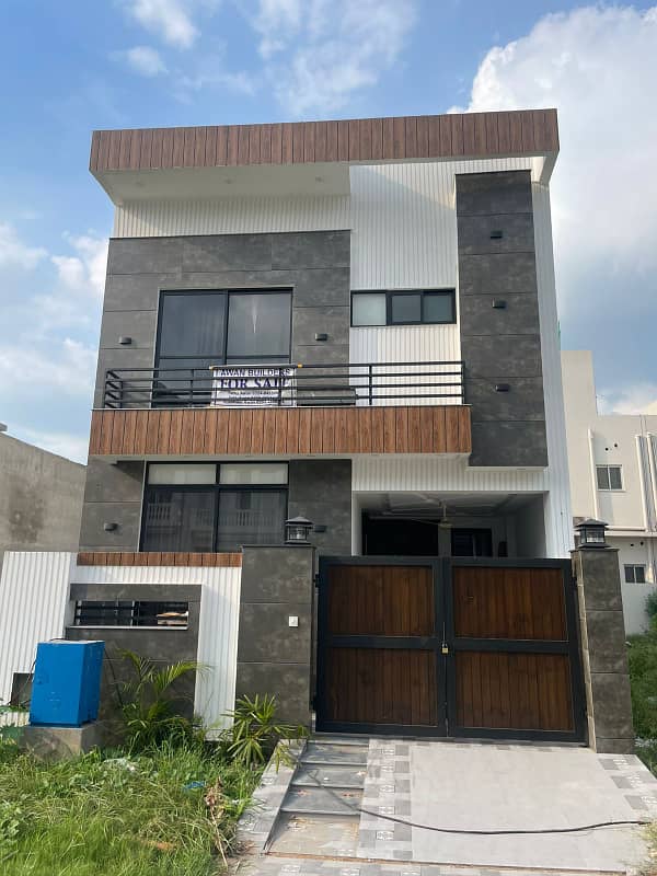 5 Marla Worth Seeing Bungalow For Rent In DHA Phase 6 Lahore 0