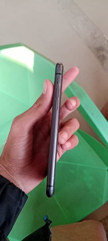 iphone 11 condition like new 2