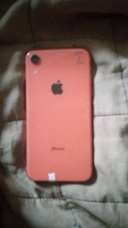 iphone XR 64 GB 3