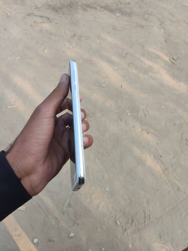 AQUOS R2 non pta 9/10 condition 2