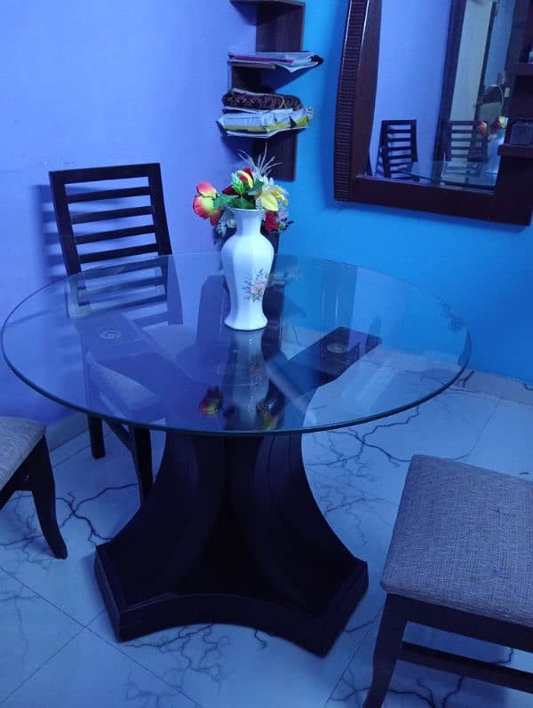 selling dining table 2