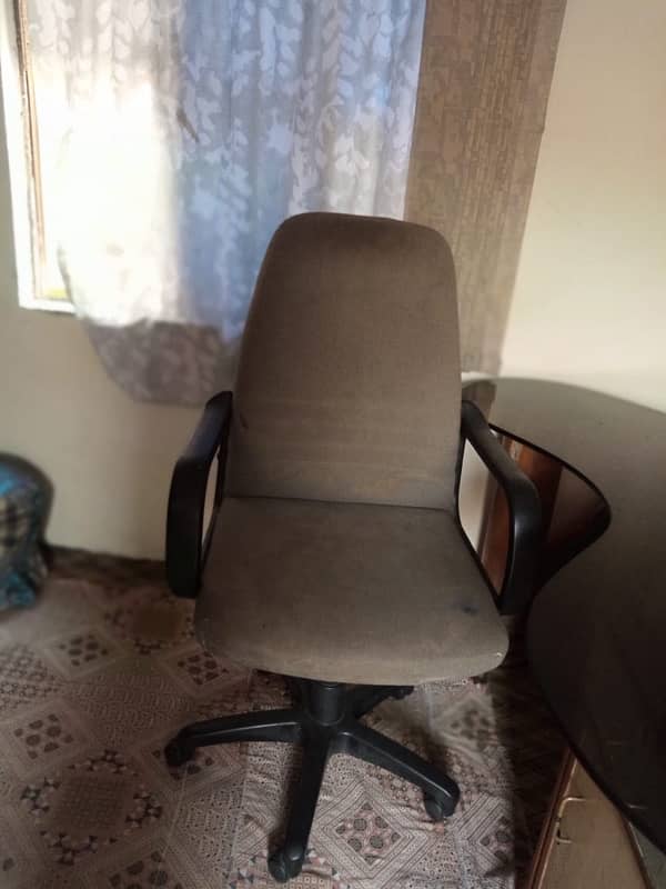 10/10 condition All ok hy chair 1