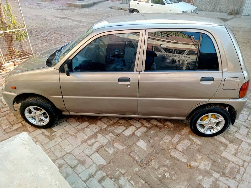 Daihatsu Cuore 2009 5