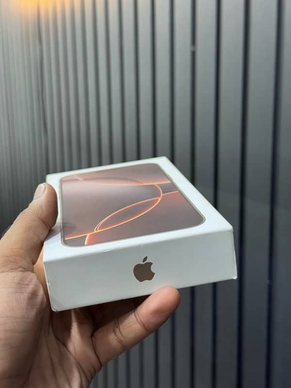 iphone 16 pro max 256gb NoN active Box pack     11 13 14 15 12 1