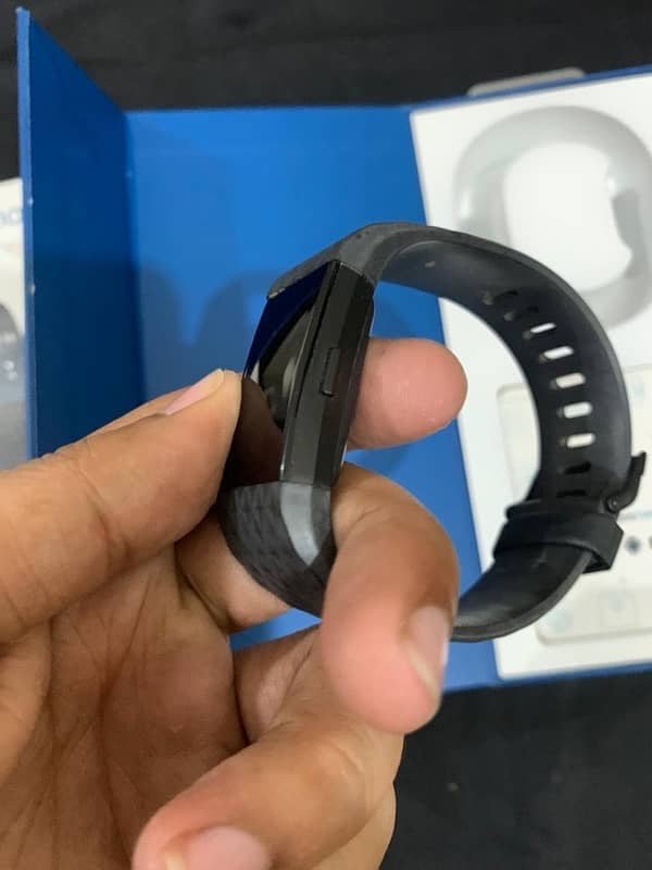 Fitbit Charge 2 10/9 Condition For Sale 3