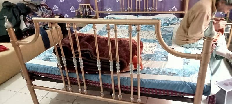 full set bed good condition 1