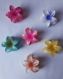 mini flower claw clip