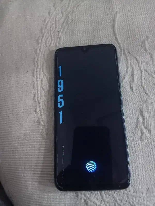 Vivo s1 4/128 3