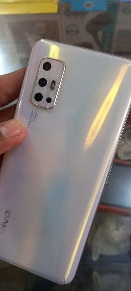 VIVO V17 256GB / 8GB 3