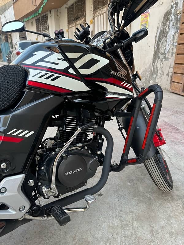 Hondq CB150F 2024 6