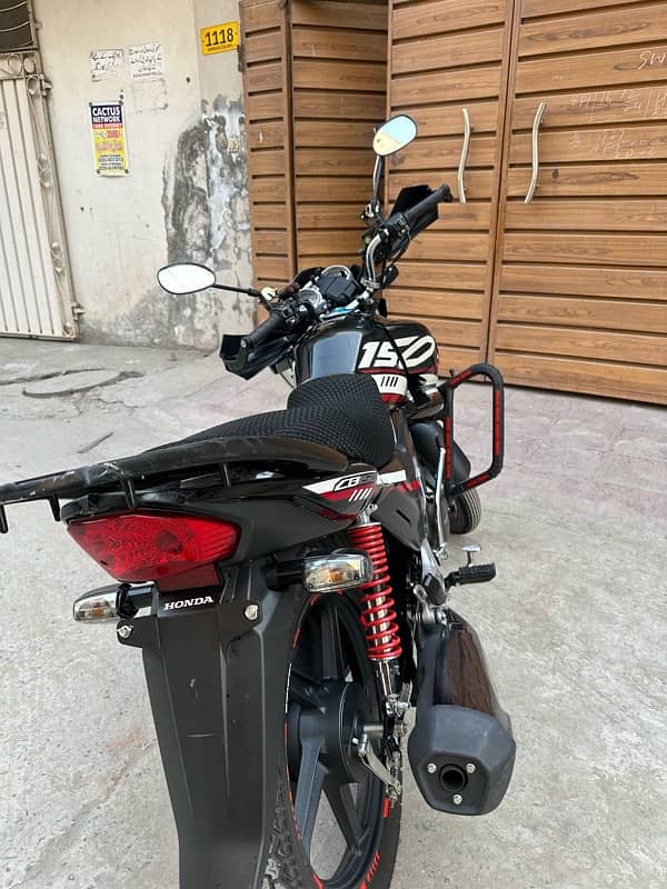 Hondq CB150F 2024 9