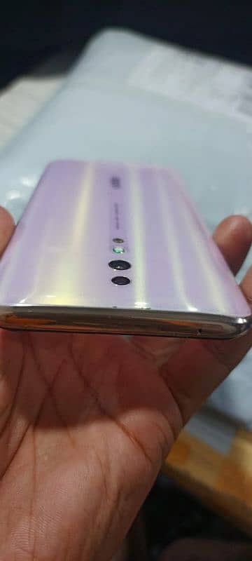 oppo Reno z 8/256 2