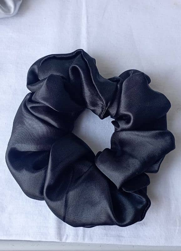 scrunchies available 6