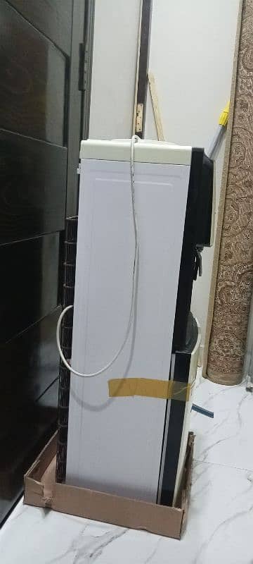 Dispenser And Microwave Oven 2