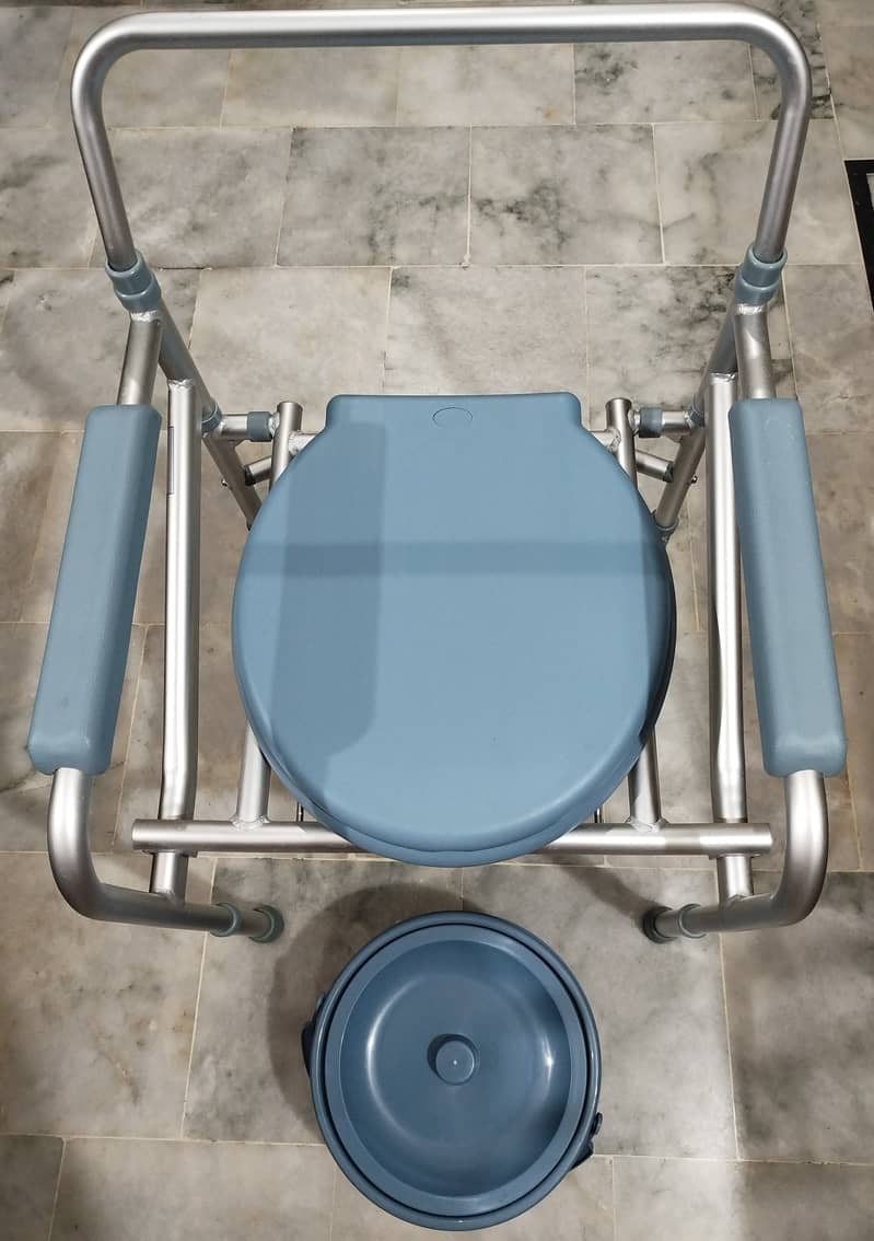 Commode Chair with Bucket 0