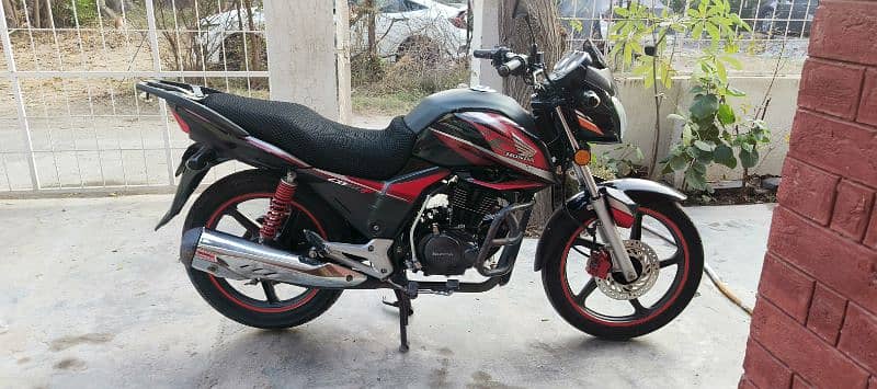 Honda CB150f (2017) black 1