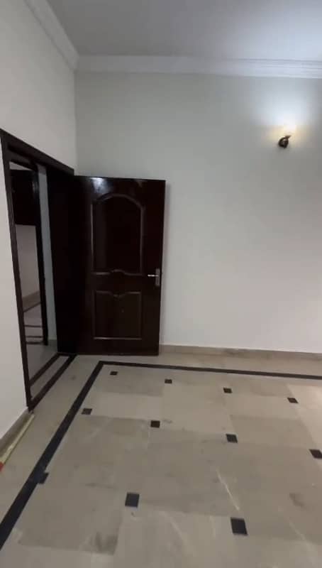 Beautiful Kanal upper portion available on rent 9