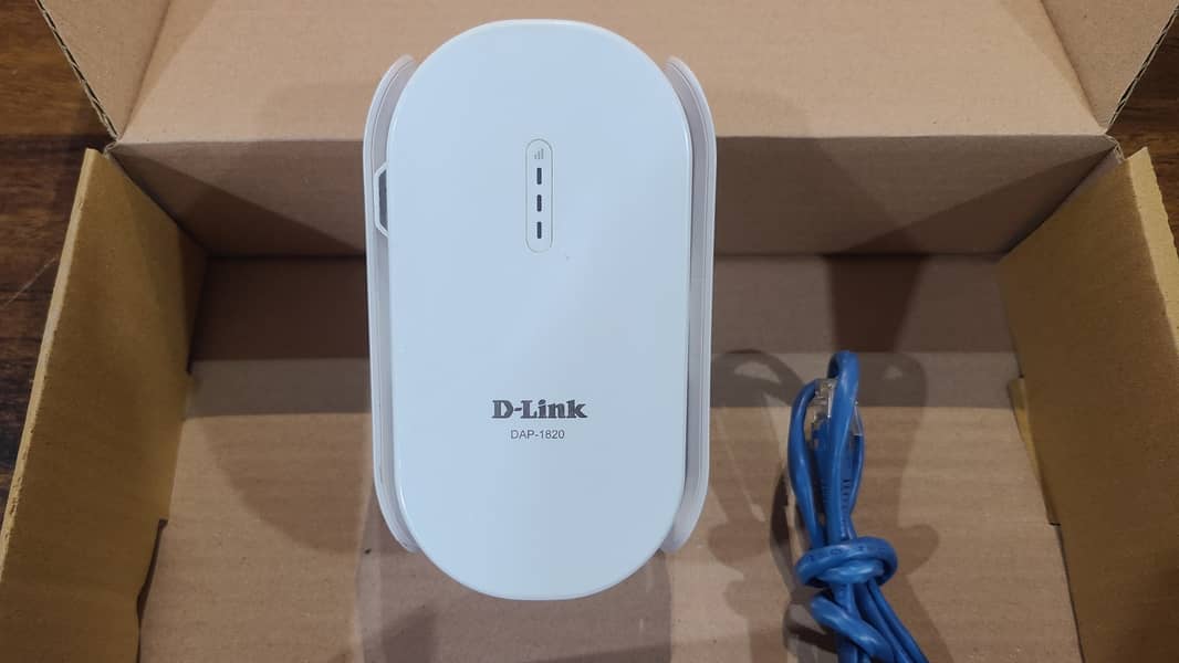 Dlink Dap-1820 WiFi Range Exten' der AC2000 2600 sq. ft coverage (Used) 4