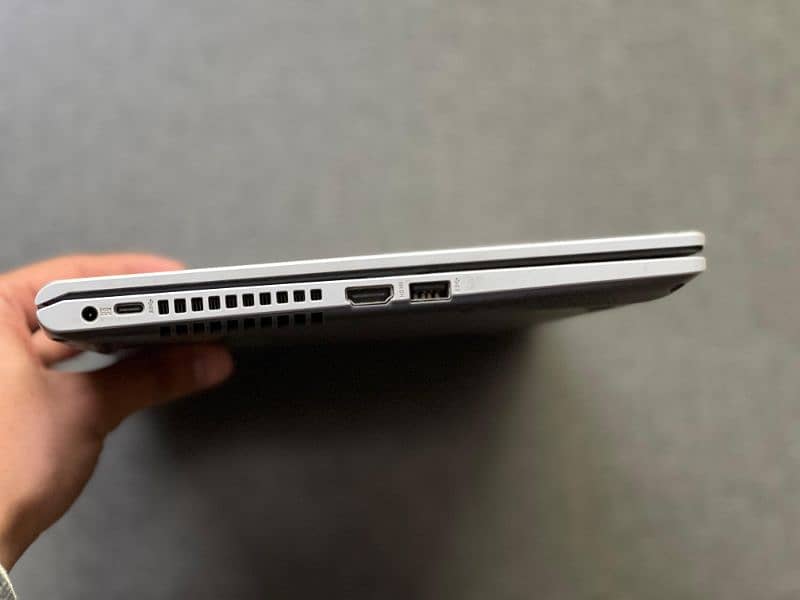 ASUS VivoBook 8