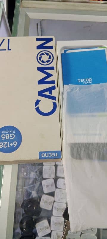 cammon 17 6/128gb with box charger 2