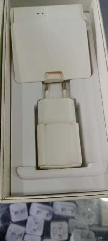 cammon 17 6/128gb with box charger 3