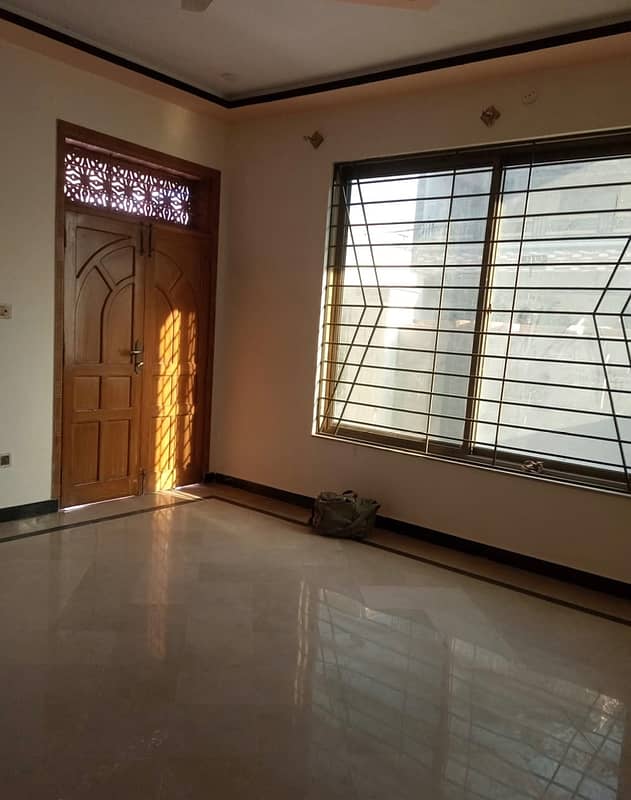 10 marla 3bed uper portion for rent in pak town 1