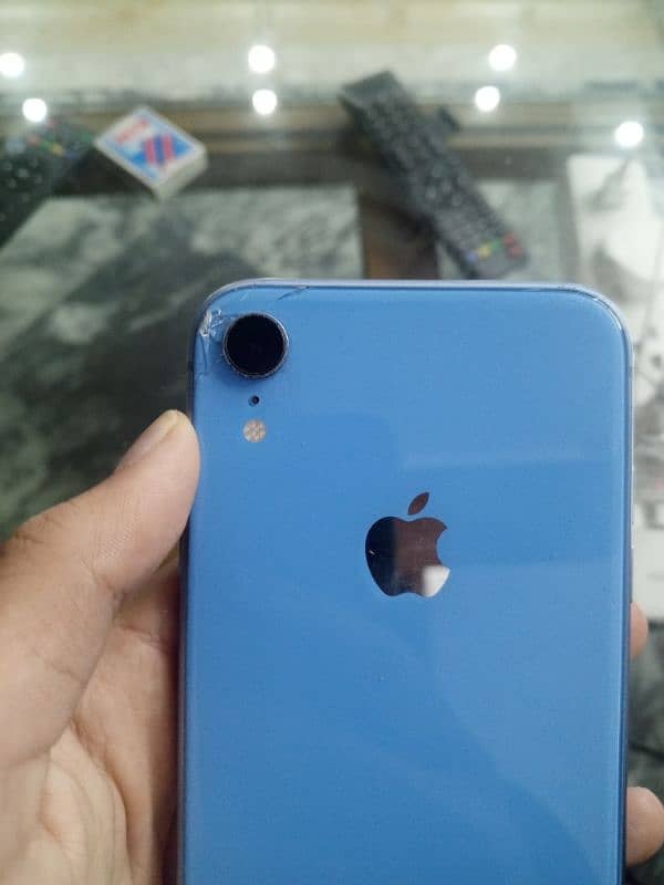 iPhone XR 64GB Jv 10/8 condition battery health 79 4