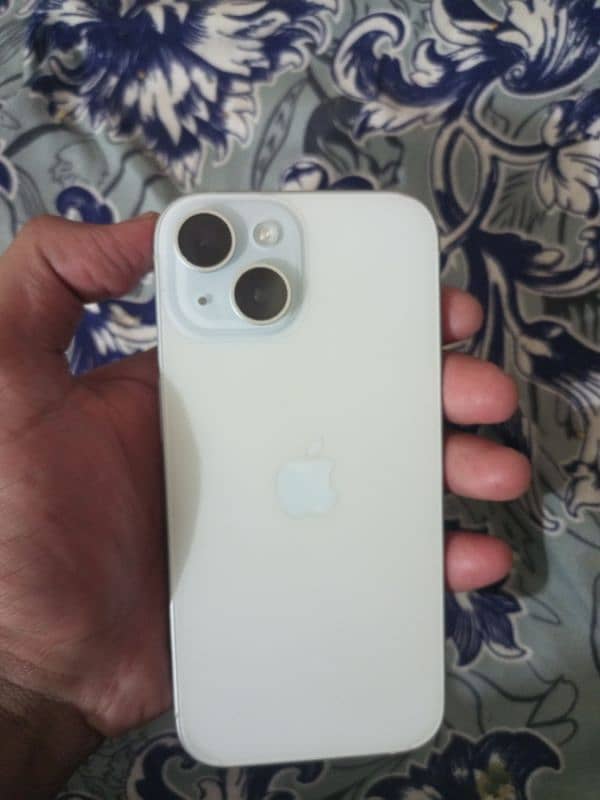 Iphone 15 FU 128gb with Box and cable( urgent) 0